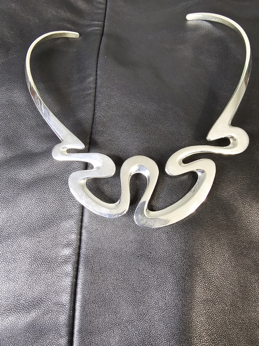 Dominique Dinouart Sterling Silver Wave - Modern Women’s Jewelry - Picture 7 of 8